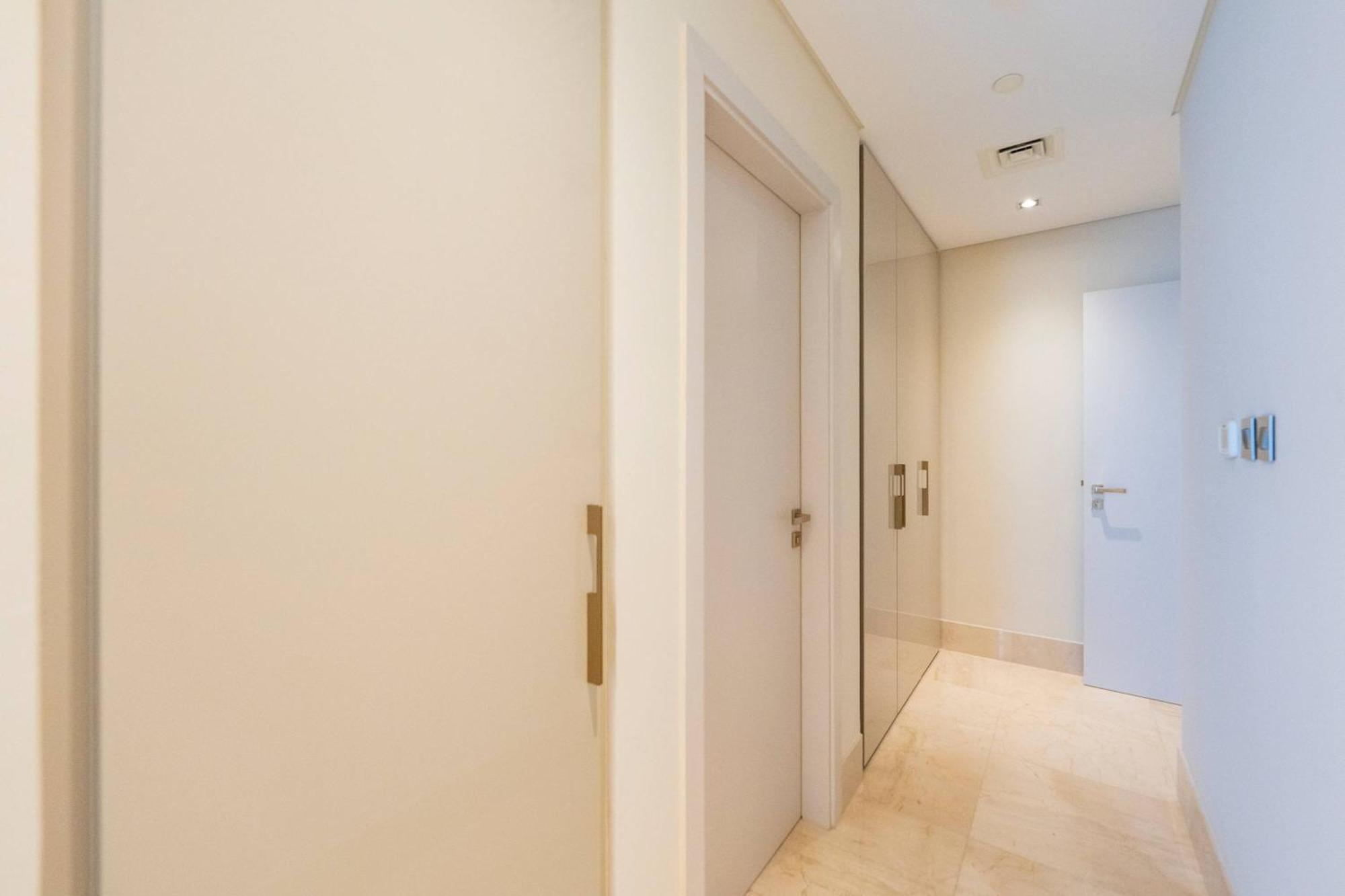 Spacious Beachfront 2 Bedroom Apartment - The 8 Dubaj Exteriér fotografie