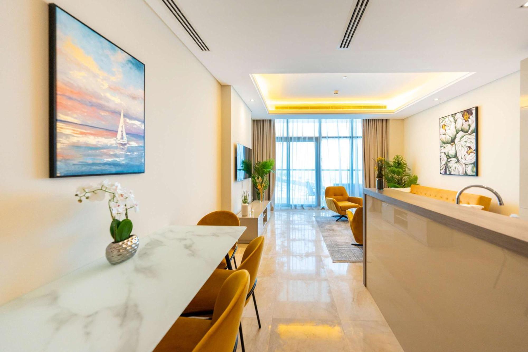 Spacious Beachfront 2 Bedroom Apartment - The 8 Dubaj Exteriér fotografie