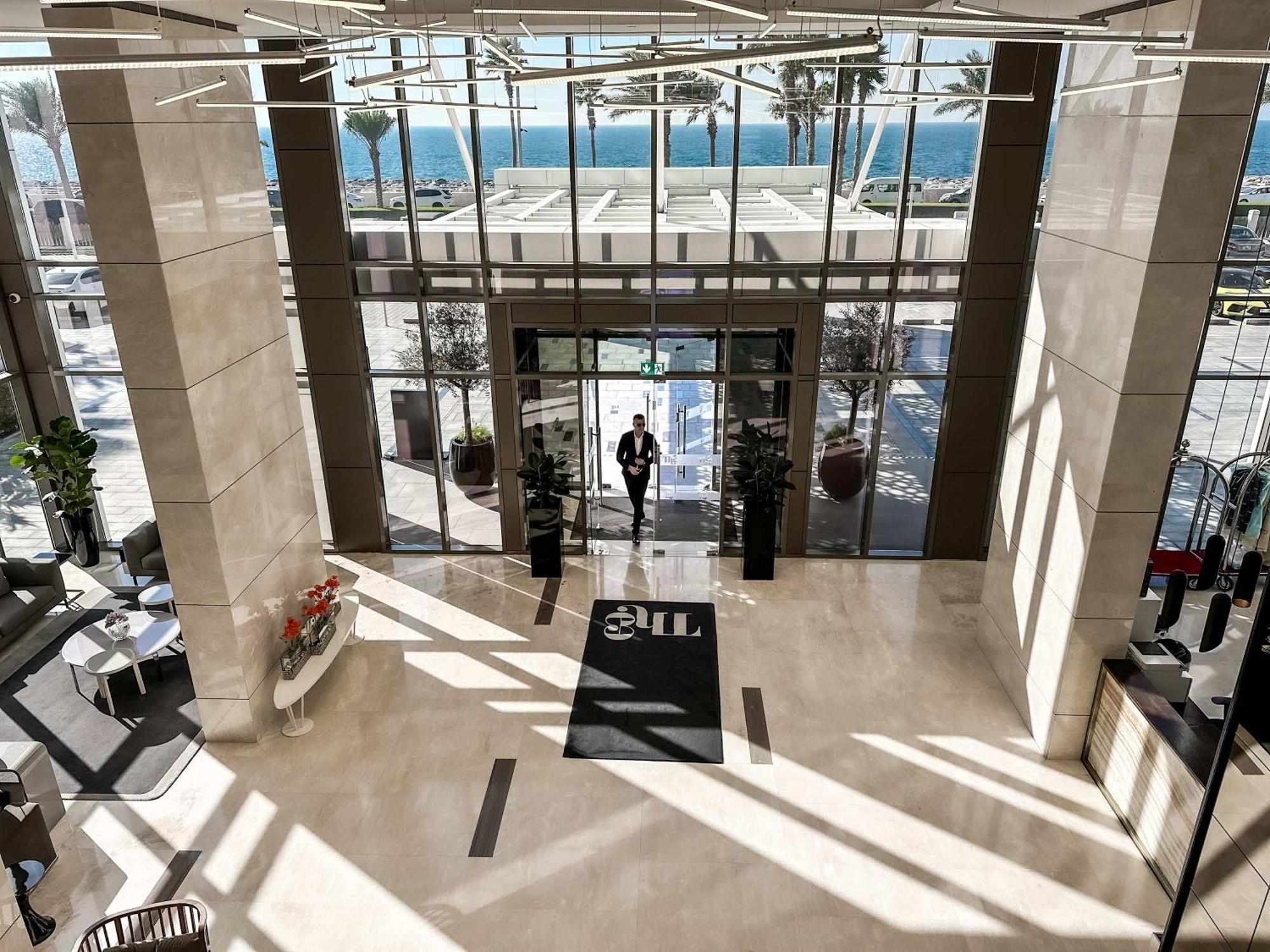 Spacious Beachfront 2 Bedroom Apartment - The 8 Dubaj Exteriér fotografie